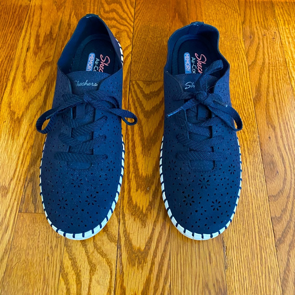 Sketchers Navy Tennis Shoes with Pretty Flower Cutouts, Size 8.5